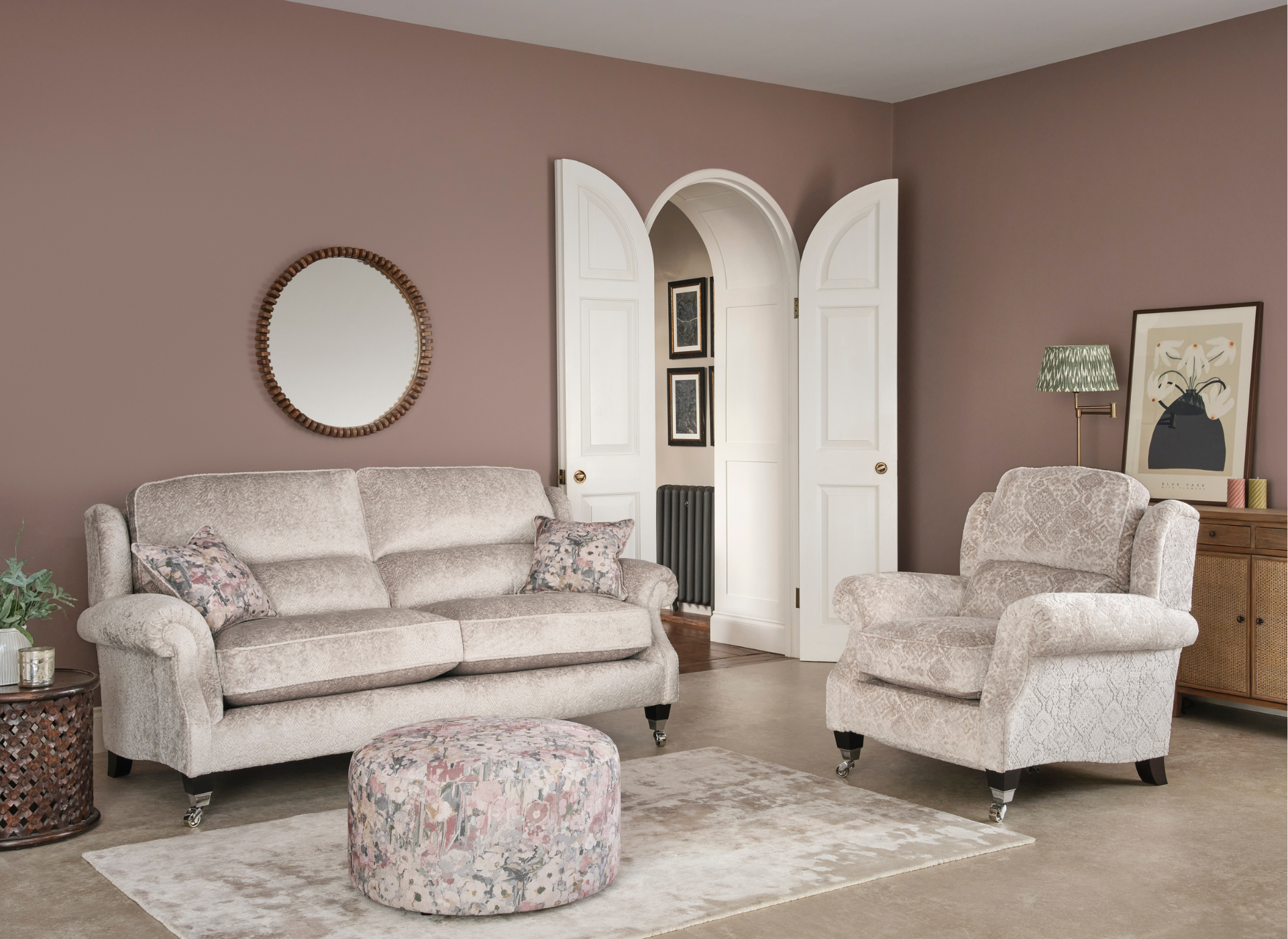Stressless sofas and recliners embody Scandinavian design, innovation and quality. An influential aesthetic marked by minimalism and functionality, this exquisite Nordic craftsmanship, passed through generations, is iconic in its simplicity.